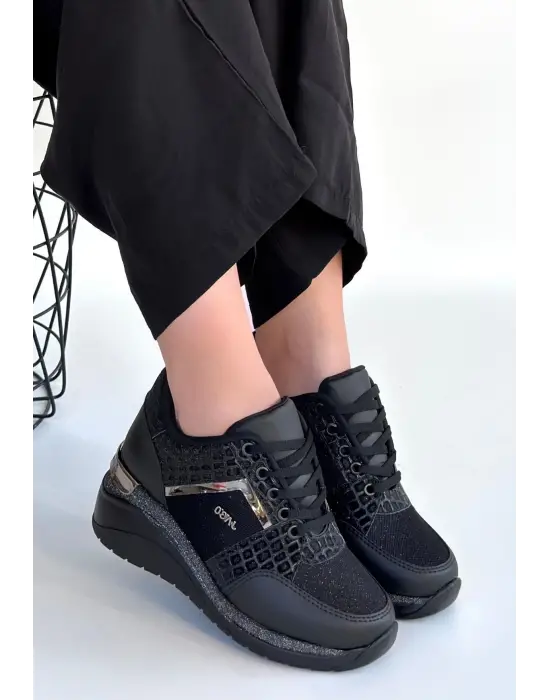 Geja Siyah Cilt Bağcıklı Spor Ayakkabı