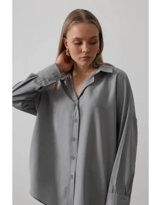 Omarı Şık Detaylı Gri Gömlek