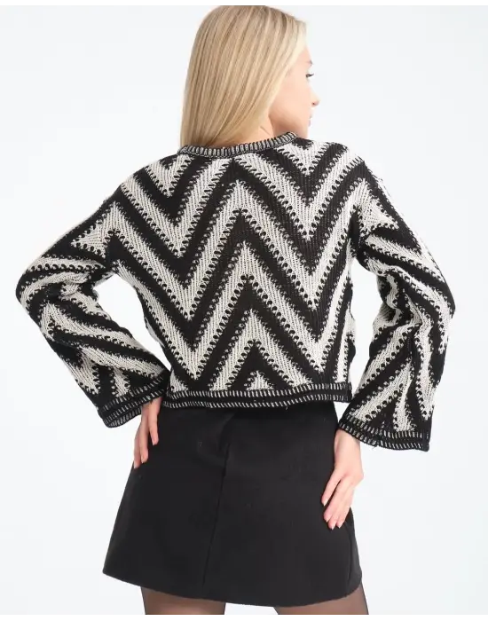 Omarı Rahat ve Tarz Geometrik Desen Kazak