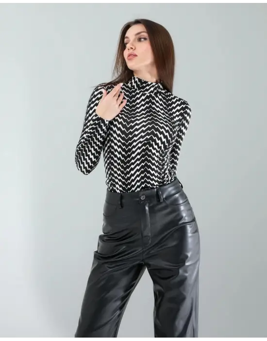 Omarı Modern Geometrik Desenli Uzun Kollu Vücut