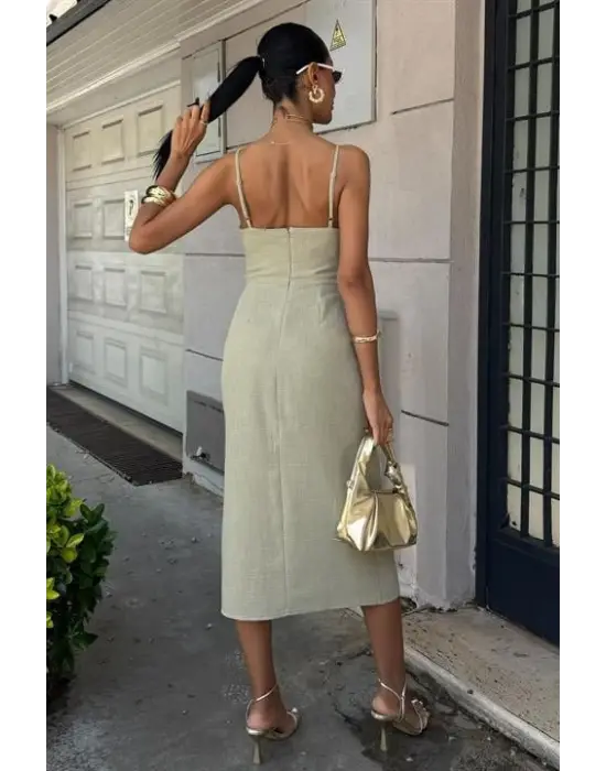 Göğsü Aksesuarlı Önü Yırtmaçlı Elbise 2899