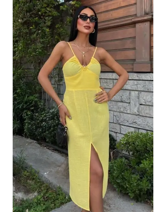 Omarı Yırtmaç Detaylı Göğüs Aksesuarlı Elbise