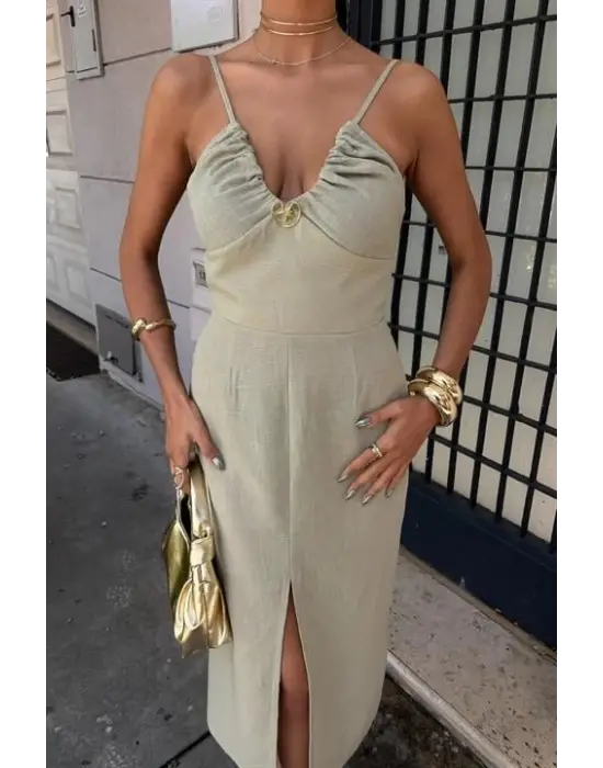 Omarı Modern Tarzda Yırtmaçlı Elbise