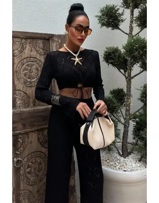 Omarı Şık Detaylarla Tamamlanan Açık Hava Takımı