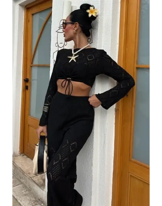 Omarı Şık Detaylarla Tamamlanan Açık Hava Takımı