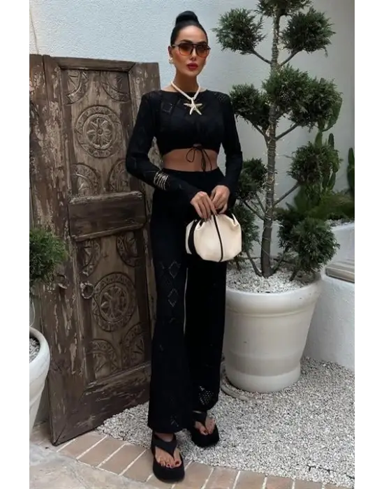 Omarı Şık Detaylarla Tamamlanan Açık Hava Takımı