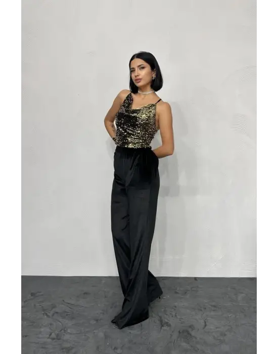 Omarı Parlak Askılı Degaje Bluz