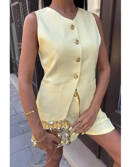 Omarı Altın Düğme Detaylı Yelek Şort Takımı