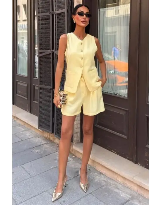 Omarı Altın Düğme Detaylı Yelek Şort Takımı