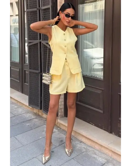 Omarı Altın Düğme Detaylı Yelek Şort Takımı