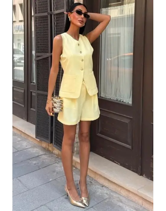 Omarı Altın Düğme Detaylı Yelek Şort Takımı