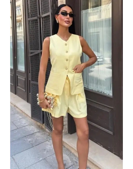Omarı Altın Düğme Detaylı Yelek Şort Takımı