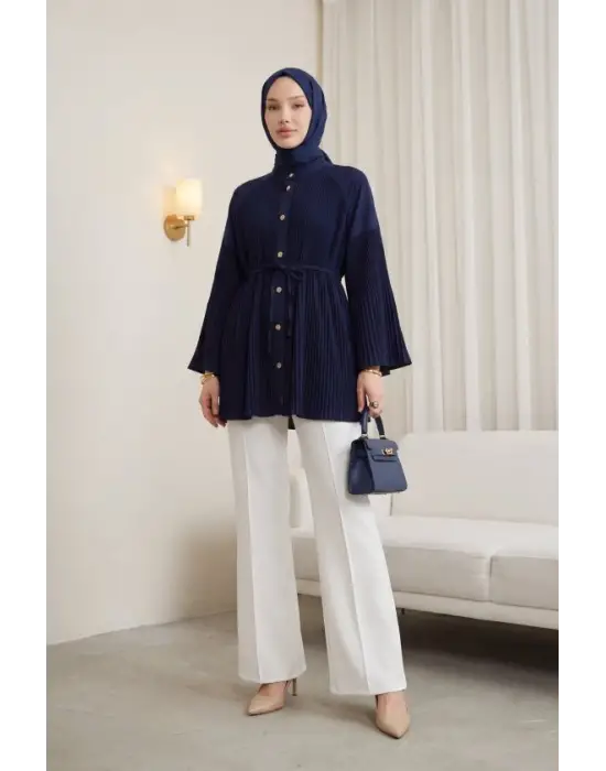 Gold Düğmeli Önü Ve Kolları Pliseli Bağcıklı Gömlek -Laci