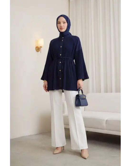 Gold Düğmeli Önü Ve Kolları Pliseli Bağcıklı Gömlek -Laci