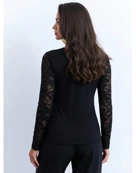 Göz Alıcı Dantelli Kruvaze Yakalı Viskon Bluz