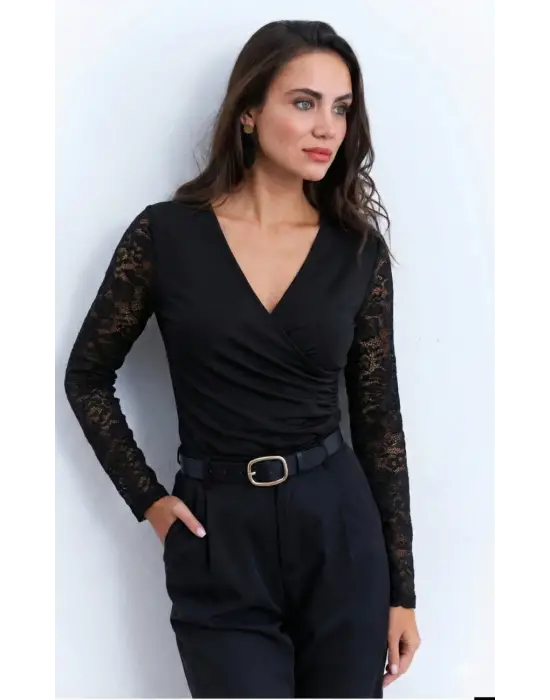 Göz Alıcı Dantelli Kruvaze Yakalı Viskon Bluz