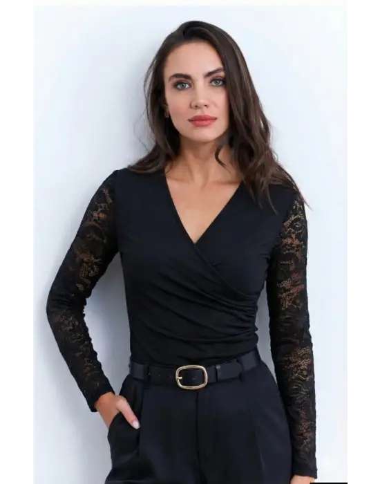 Göz Alıcı Dantelli Kruvaze Yakalı Viskon Bluz