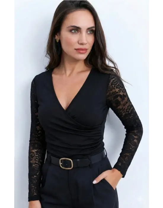 Göz Alıcı Dantelli Kruvaze Yakalı Viskon Bluz