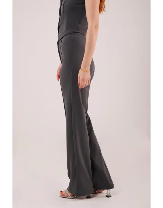 Omarı Gri Pantolon Şıklığında Tek Düğme Detayı