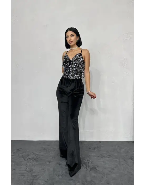 Omarı Degaje Bluz - Göz Alıcı Askı Detaylarıyla Şık Tasarım