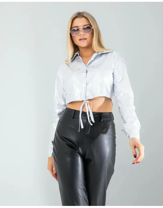 Omarı Parlak Yılan Desenli Beli Bağcıklı Gömlek