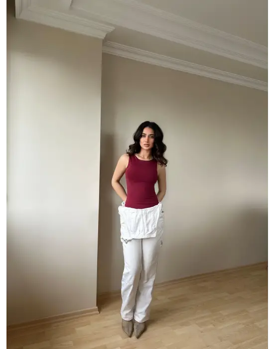 Omarı Şıklığıyla Etkileyen Bordo Bodysuit