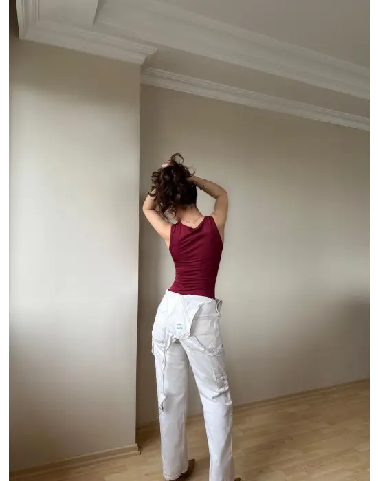 Omarı Şıklığıyla Etkileyen Bordo Bodysuit