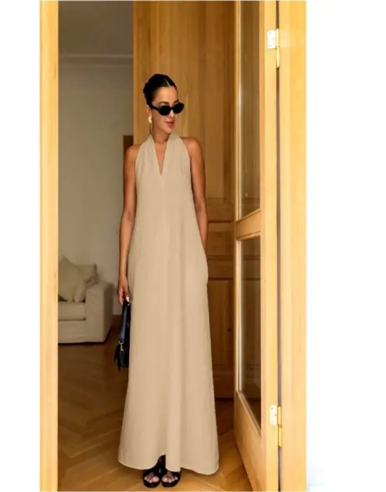 Omarı Hafif ve Şık V Yaka Elbise