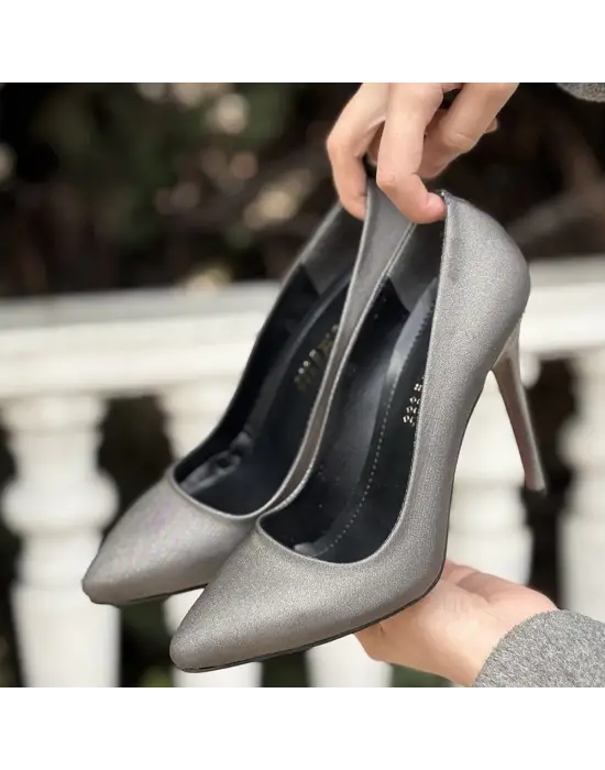 Hillar Platin Saten Stiletto Ayakkabı