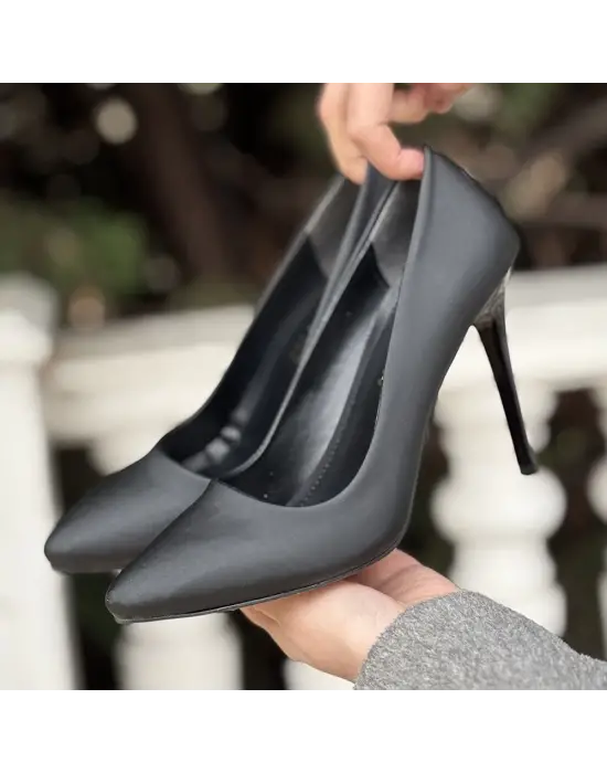 Hillar Siyah Saten Stiletto Ayakkabı
