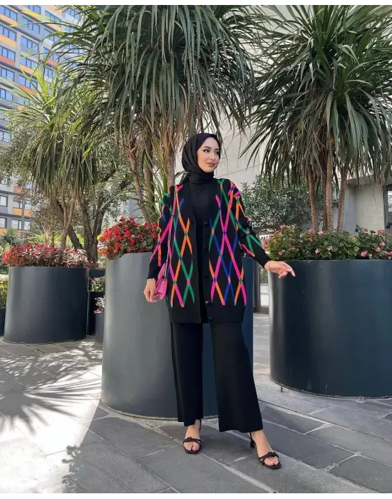 Hırkalı ikili takım çok renkli triko siyah