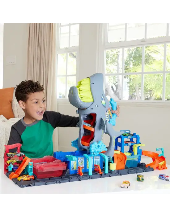HTN82 Hot Wheels Muhteşem Köpek Balığı Araba Yıkama Oyun Seti