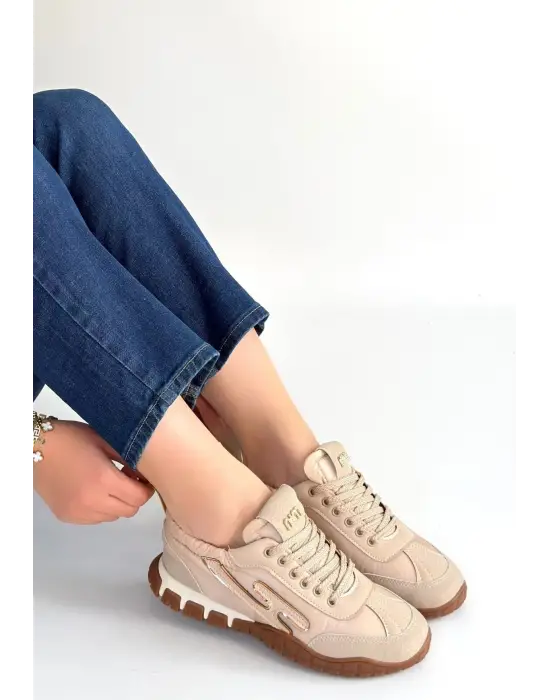 Huer Bej Nubuk Bağcıklı Spor Ayakkabı