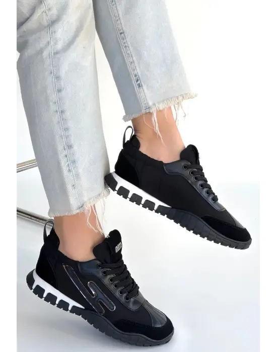 Huer Siyah Nubuk Bağcıklı Spor Ayakkabı