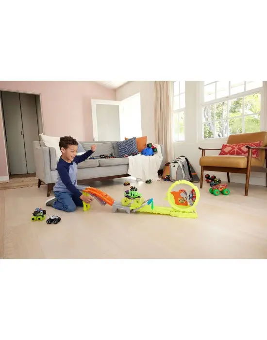 Omarı Monster Trucks Power Smashers Oyun Seti