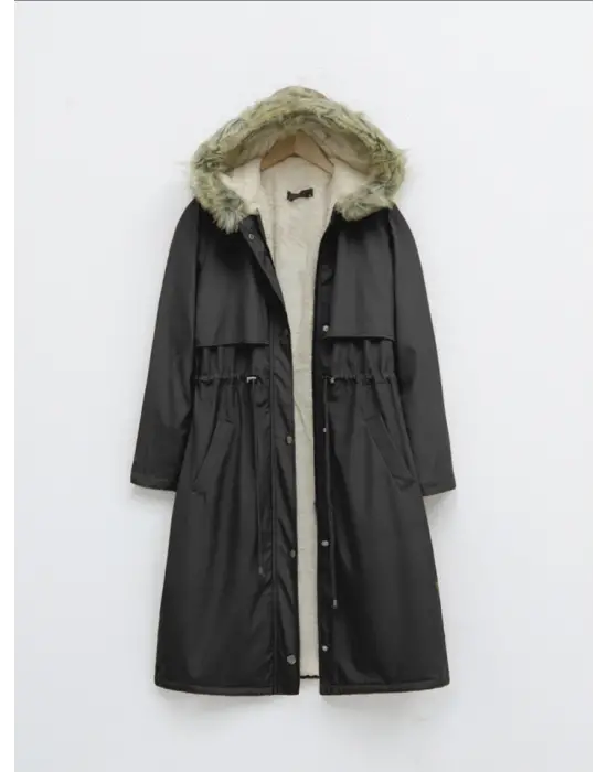 Omarı Siyah Peluşlu Kapşonlu Uzun Mont