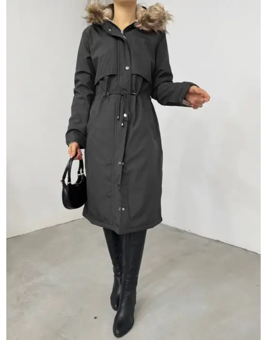 Omarı Siyah Peluşlu Kapşonlu Uzun Mont