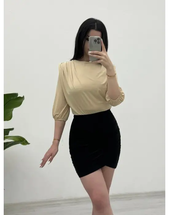 İçi Tulumlu Omuzdan Büzgülü Vatkalı Sendy Bluz -Bej