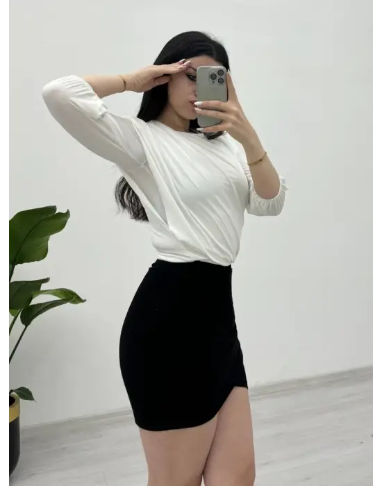 Omarı Omuzdan Büzgülü Vatkalı Sendy Bluz - Beyaz