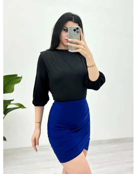 Omarı Omuzdan Büzgülü Vatkalı Siyah Sendy Bluz