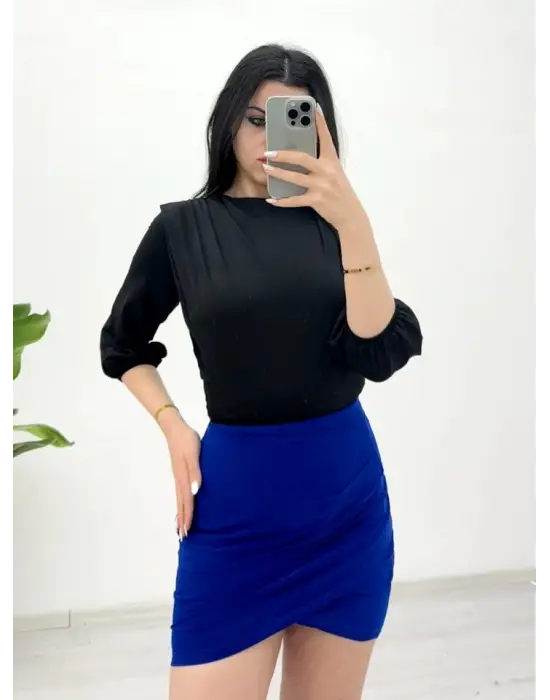 Omarı Omuzdan Büzgülü Vatkalı Siyah Sendy Bluz