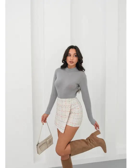 İki düğmeli kaz ayağı desen ch kumaş şort etek beyazturuncu h26414