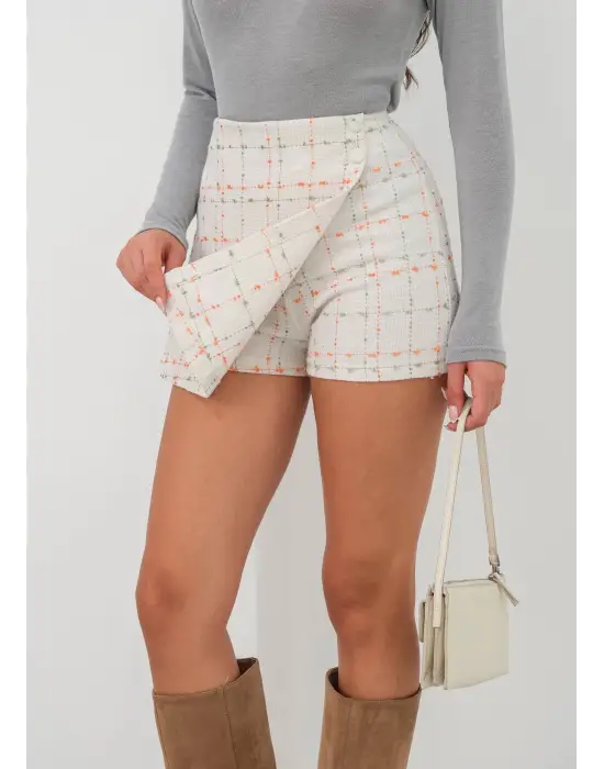 İki düğmeli kaz ayağı desen ch kumaş şort etek beyazturuncu h26414