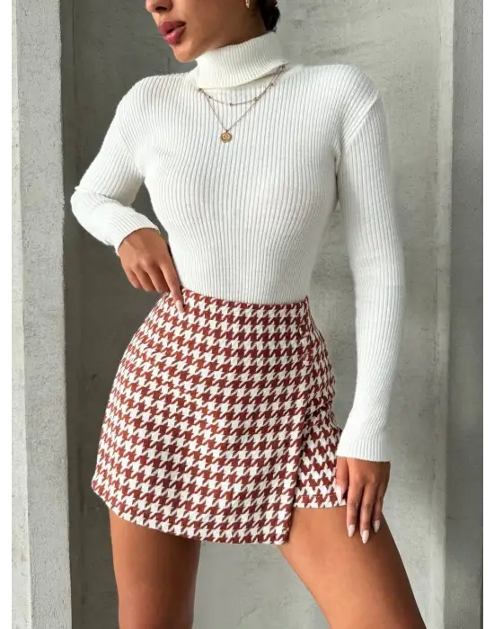 İki düğmeli kaz ayağı desen ch kumaş şort etek bordobeyaz h26414