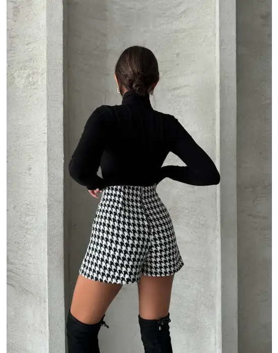 İki düğmeli kaz ayağı desen ch kumaş şort etek siyahbeyaz h26414