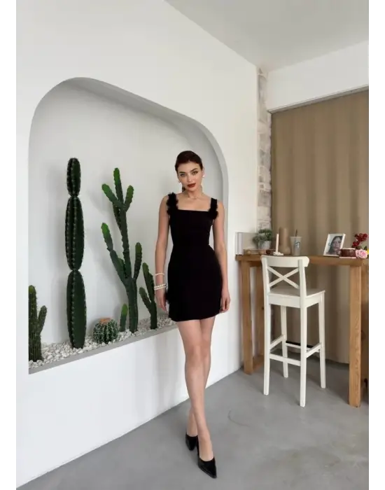 Omarı Zarif Mini Elbise Modeli