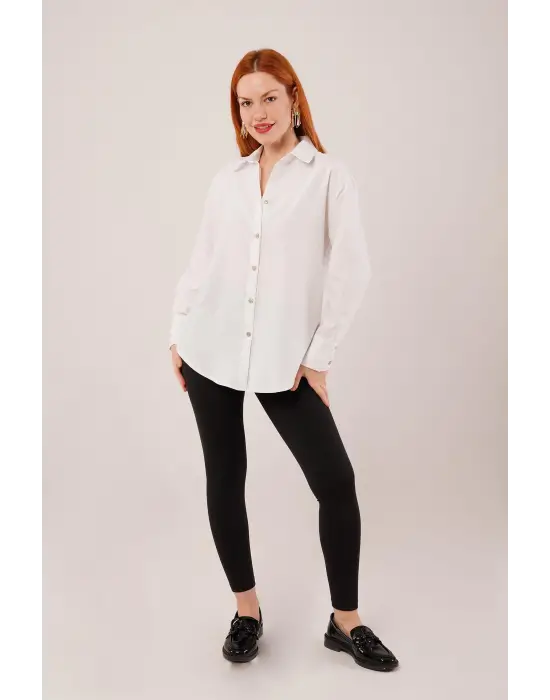 Omarı Zarif Çizgi Detaylı Beyaz Bluz