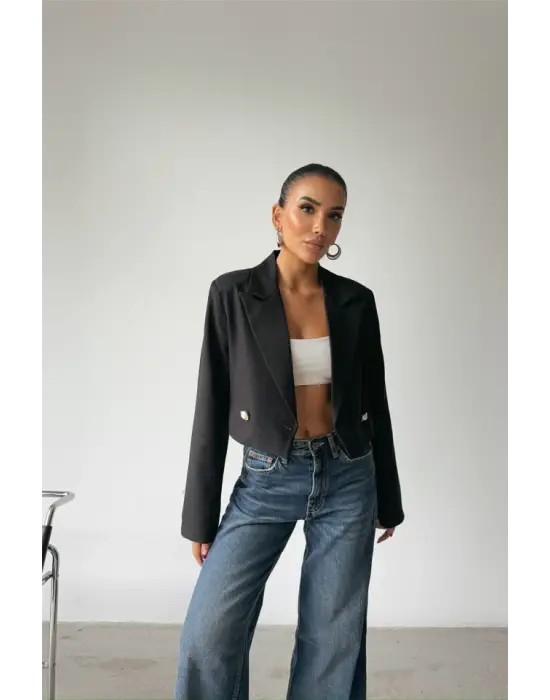 Omarı İnci Düğme Detaylı Crop Ceket - Siyaha Göz Atın