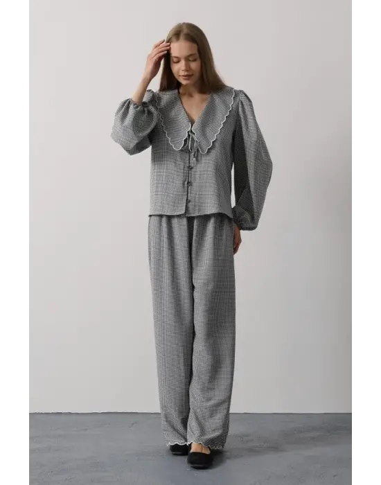 Omarı İşlemeli Bebe Yakalı Pantolon Takımı - Siyah Şıklık