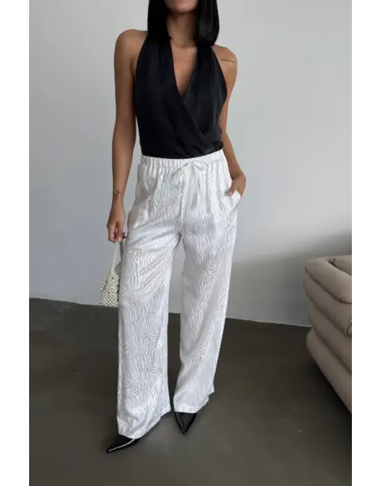 Omarı Elegan Jakar Dokulu Beyaz Pantolon